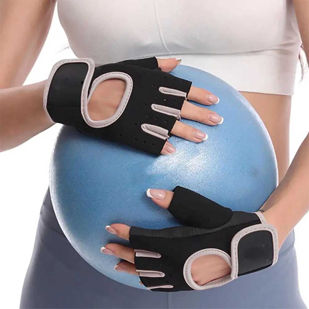 Half finger exercise and fitness gloves weightlifting exercise and fitness glovesW241018