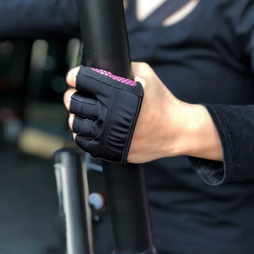 Four Finger Womens Sports Gloves Soft Breathable Comfortable Fitness Gym Yoga Exercise Palm ProtectorW241018