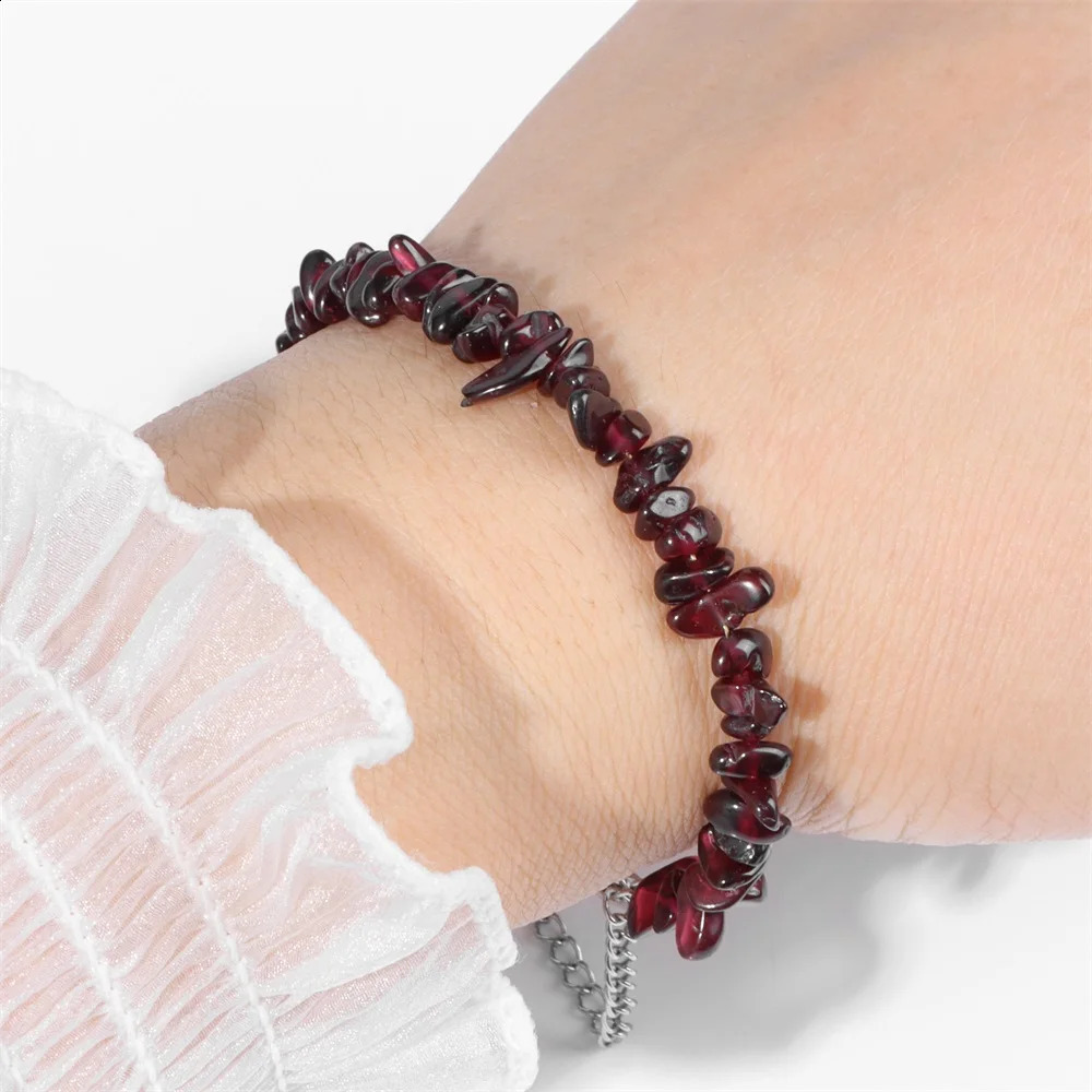 Lucky Energy Garnet Chip Bracelet Irregular Natural Stone Bracelet Loose Spaced Bead Bracelet Female Gift Adjustable Jewelry 241018
