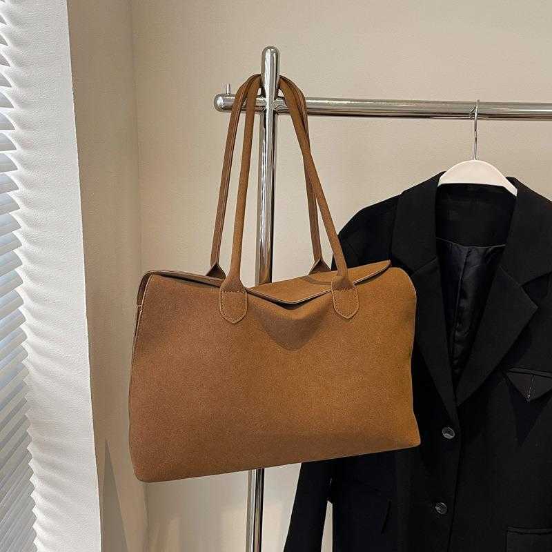 CMM Autumn and Winter Suede Large Capacity Bag for Women New Commuter Versatile Shoulder Bag Handheld Tote Bag