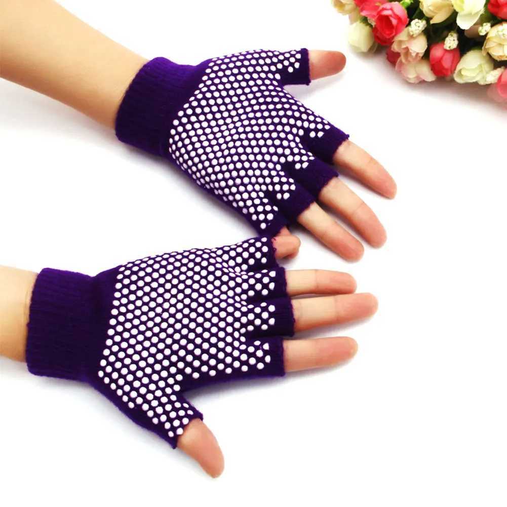 Womens breathable and non slip outdoor gym exercise yoga exercise half finger gloves MTB bicycle gloveW241018