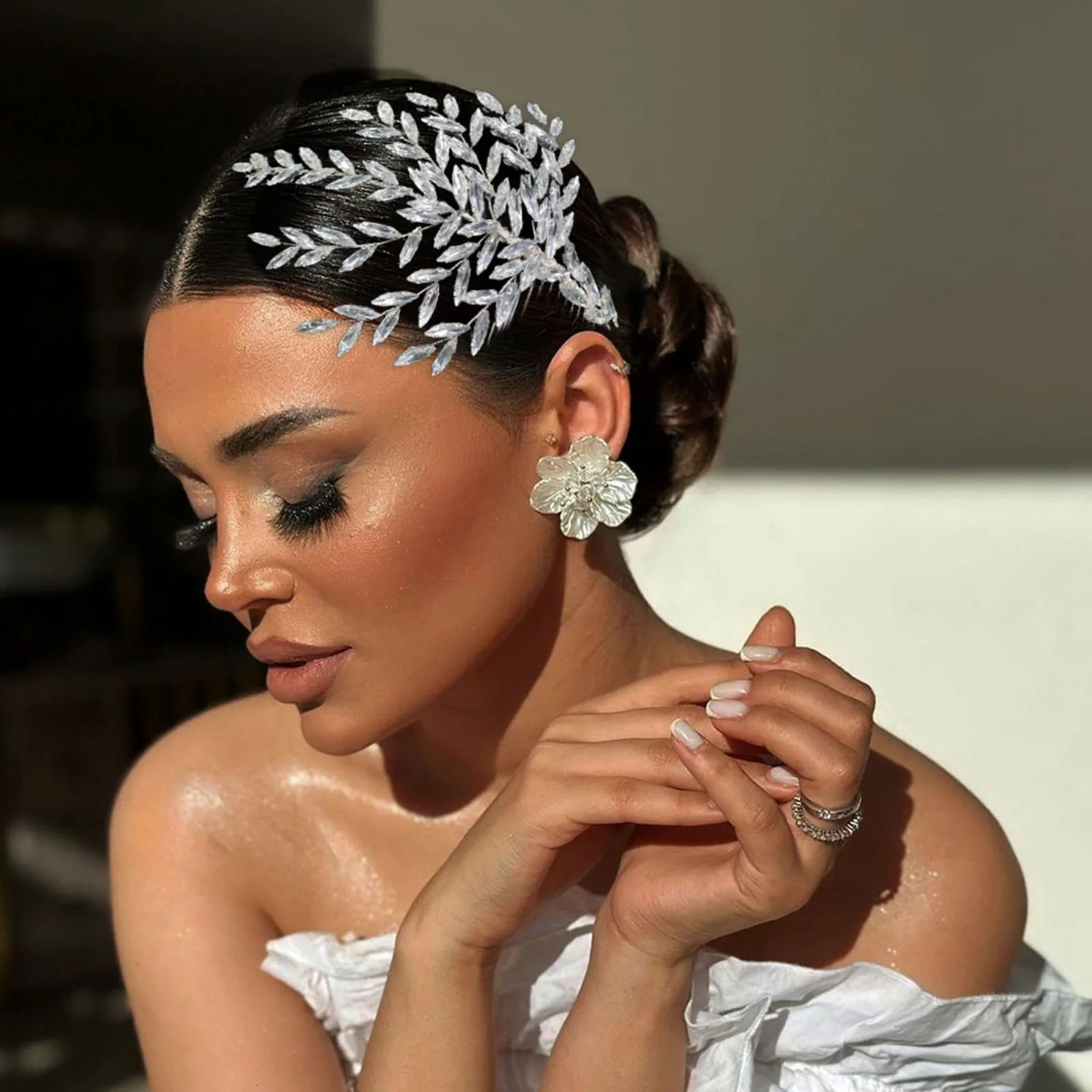 A61 Fashionable Bridal Headpiece Zircon Wedding Comb with Cube Luxury Bucket Hair Wedding Accessories Bridal Crown 241018
