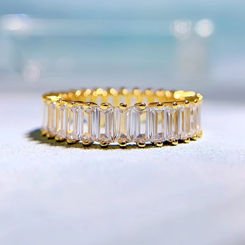 Sterg Sier Moissanite Wedding Ring: Emerald Cut White Stone Eternity Women's Engagement Band dh910320090