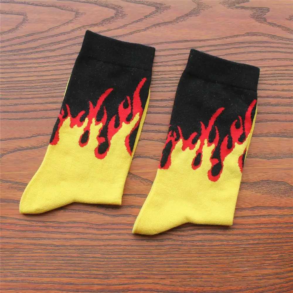 Flame Socks for Men Women Hip Hop Cartoon Fire Yellow Black Fashion Designer Sports Skateboard Cool Stuff Gift Wholesale(SO23)XJ241019