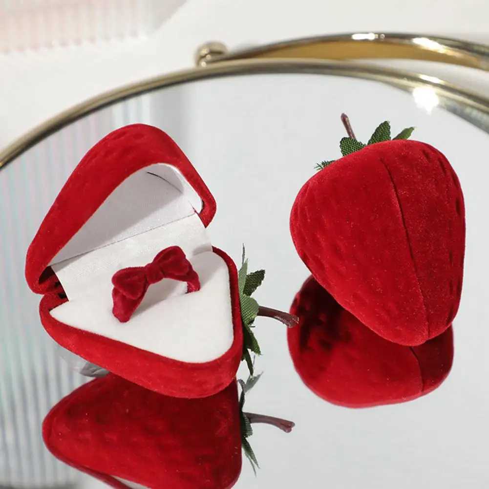 2 elegant and cute strawberry ring boxes jewelry storage boxes lined with earrings wedding recommended gift ring boxes W241019