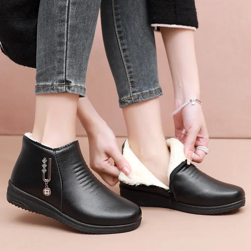 Winter Warm Womens Boots Thick Plush Ankle Boots Womens Zipper Comfortable Outdoor Snow Boots Fashion Cotton Shoes Botas De Mujer 241018