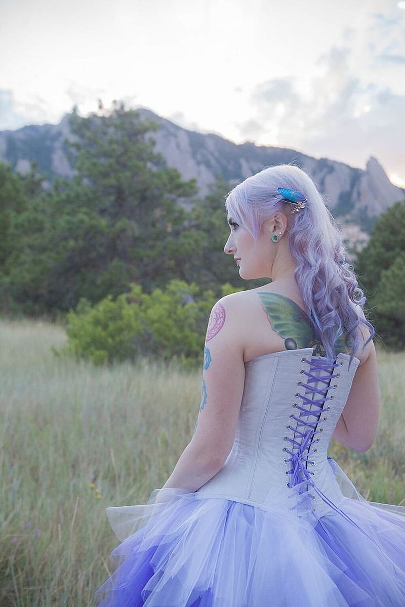 Romantic Corset Wedding Dresses Colorful Tulle Lavender Blue With White Tulle Tiered Bridal Dress Sweetheart Strapless Spring Summer Pluffy Country We