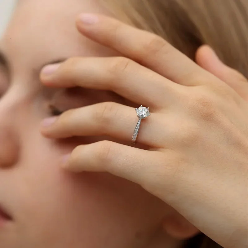 1ct 1.5ct 2ct Womens Wedding Ring Pure Silver Round Shining Diamond Card Engagement Ring Gift 241007