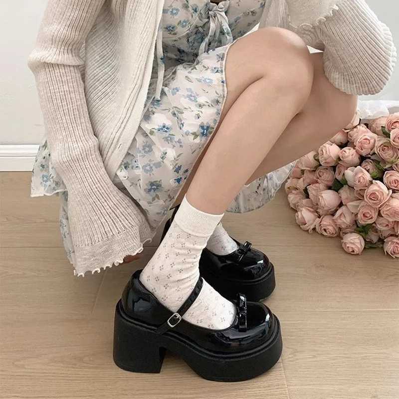 Lolita Shoes Japan Girls Platform Black High Heels Fashion Round Toes Mary Jane Womens Patent Artificial Leather Student Role Playing Shoes Y241019
