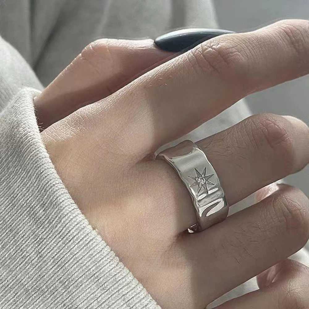 2pcs Y2K Shining Star Open Ring Mens Hip Hop Star Zircon Stainless Steel Ring Punk Neutral Couple Ring Party Jewelry Y241019