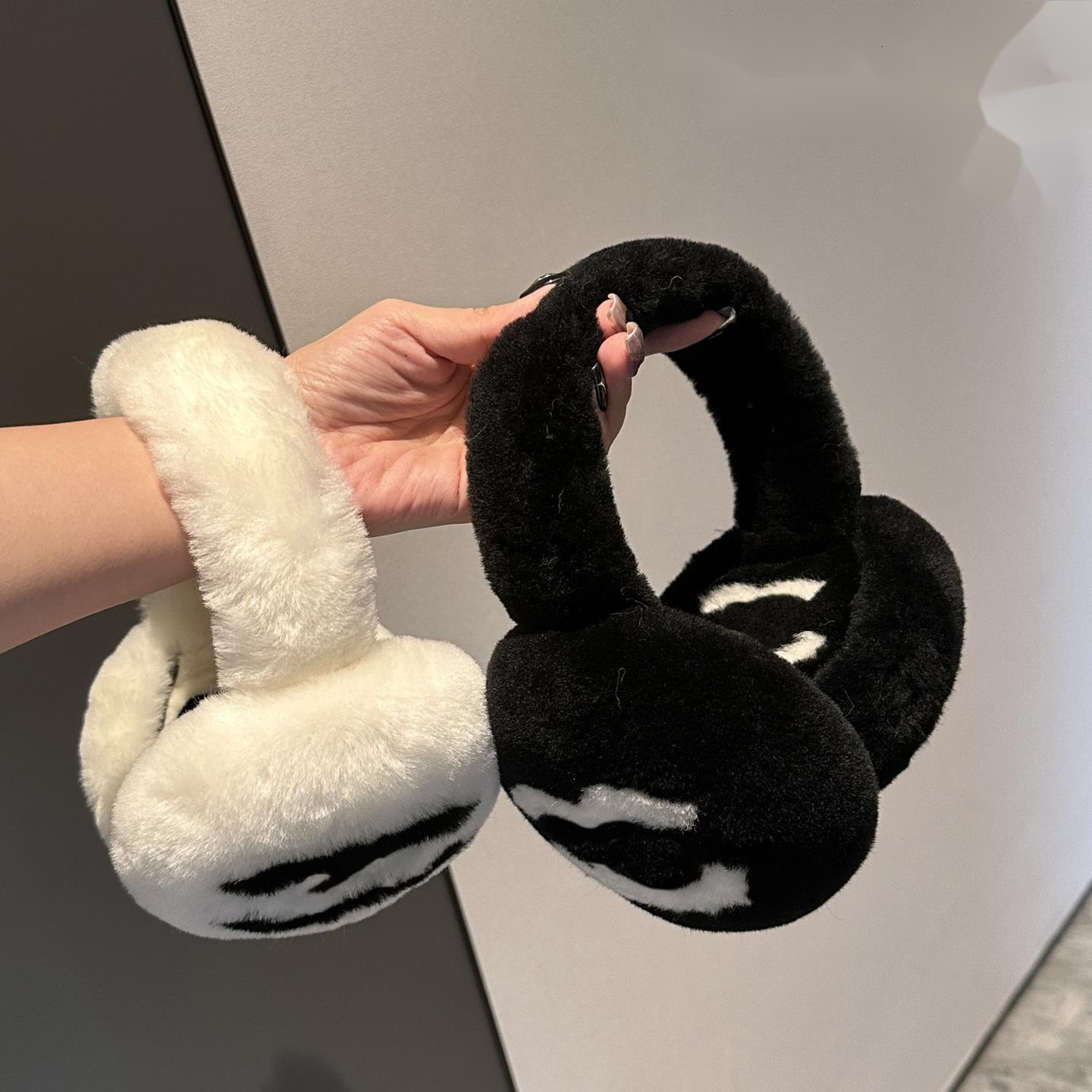 Designer earmuffs for men and women couples outdoor windproof warm earmuffs can be folded