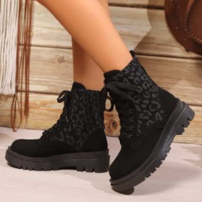 Trendy Leopard Print Lace-Up Boots for Women: Stylish Winter Fashion 1efa