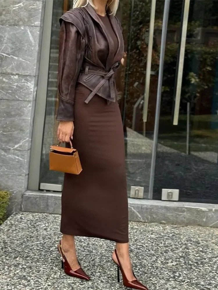 Womens high street leather jacket autumn and winter item brown long sleeved V-neck lace up jacket leather jacket womens jacket 241019
