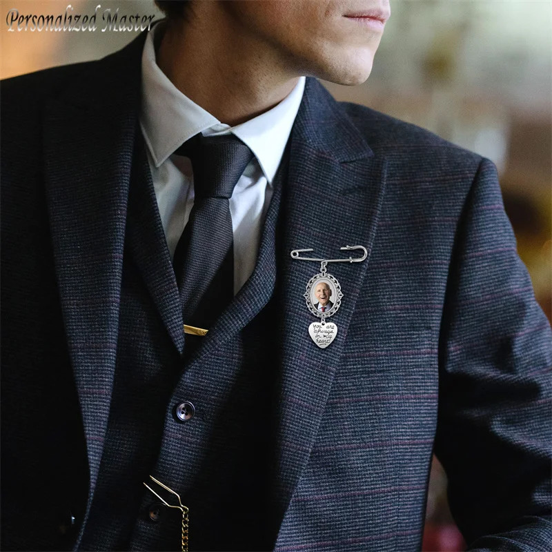 Personalized womens brooch custom wedding bouquet po charm brooch retro tight corset dress open collar brooch button 241018 ww