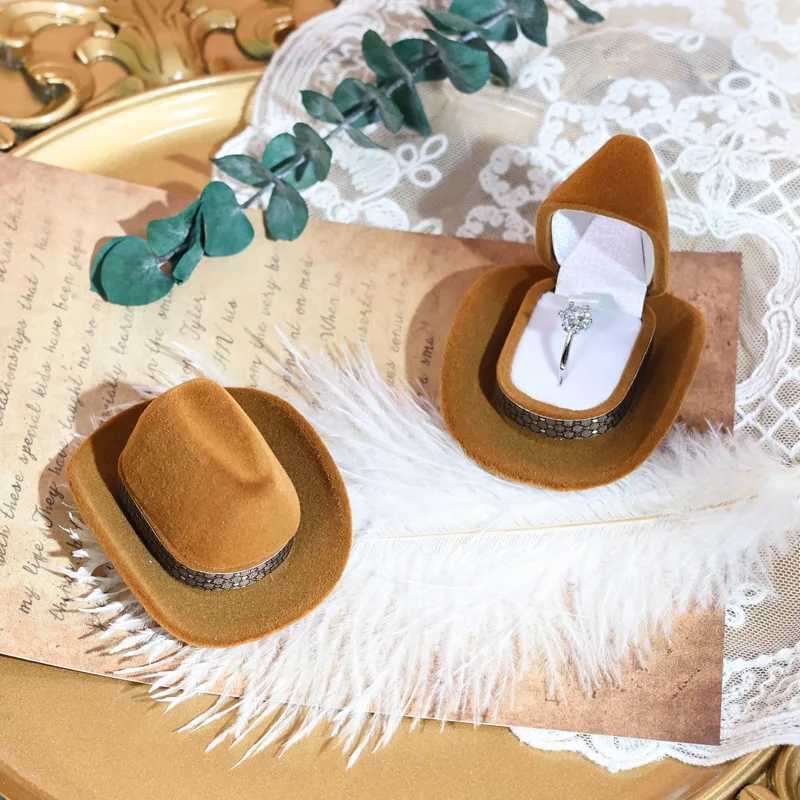 Personalized cartoon ring box Western cowboy hat box plush creative storage brown jewelry box W241019