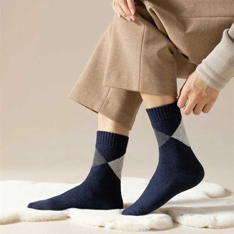 Winter Thick Warm Mens Merino Wool Socks Diamond Plaid Fashion Terry Socks High Quality Harajuku Retro Casual Socks For MenXJ241019