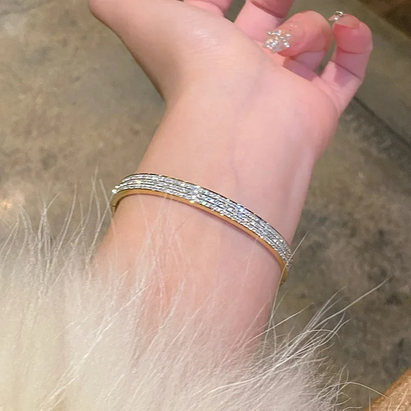 High end steel non fading gold bracelet womens shiny zircon bracelet light half row bracelet jewelry gift 241007