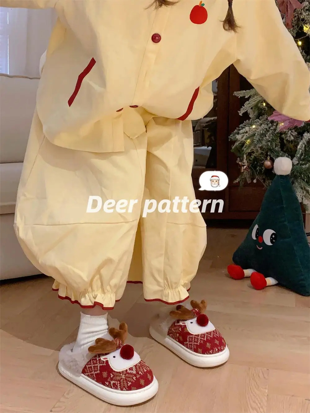 Cute Christmas reindeer womens cotton slippers winter family slippers plush insulated cartoon mens indoor slippers 241018