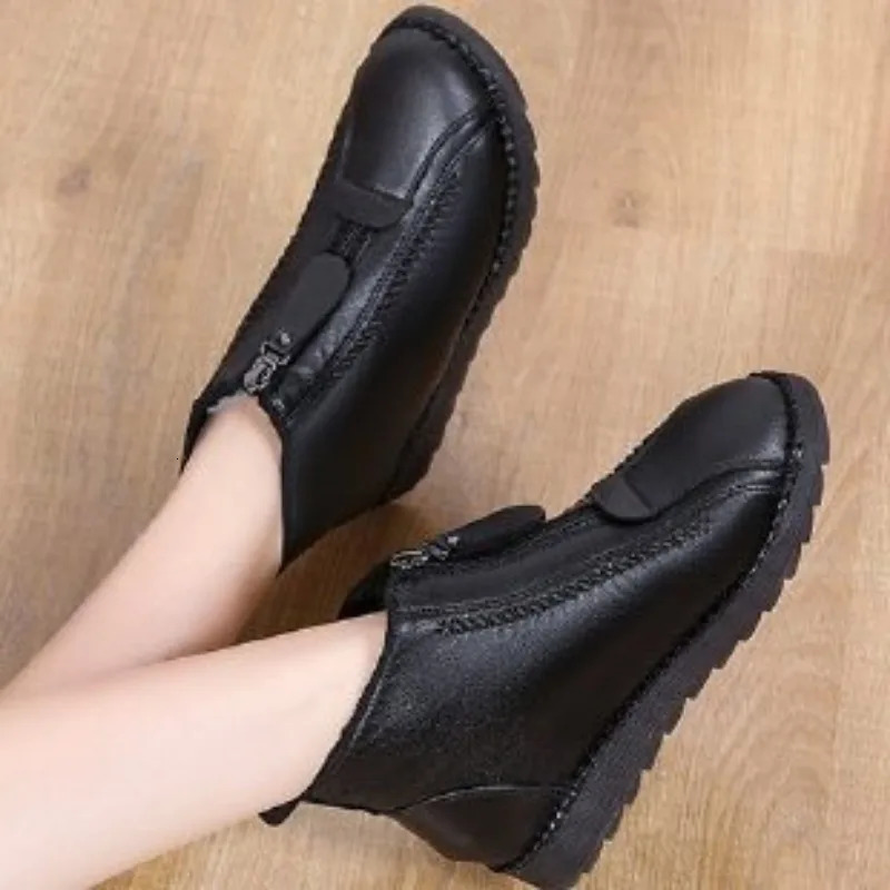 2024 Winter Womens Ankle Boots Fashion Warm Mom Boots Flat Bottom Comfortable Non slip Front Zipper Closed Womens Shoes 241018
