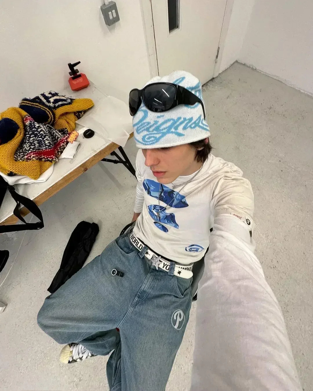 Y2K mens blue letter printed jeans high-end fashion hip-hop trend straight casual pants loose couple American retro pants 241019