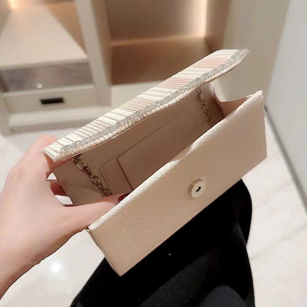 Fashionable womens luxury sequin clutch womens evening bag flash banquet handbag girls chain shoulder bag wedding party wallet Y241019