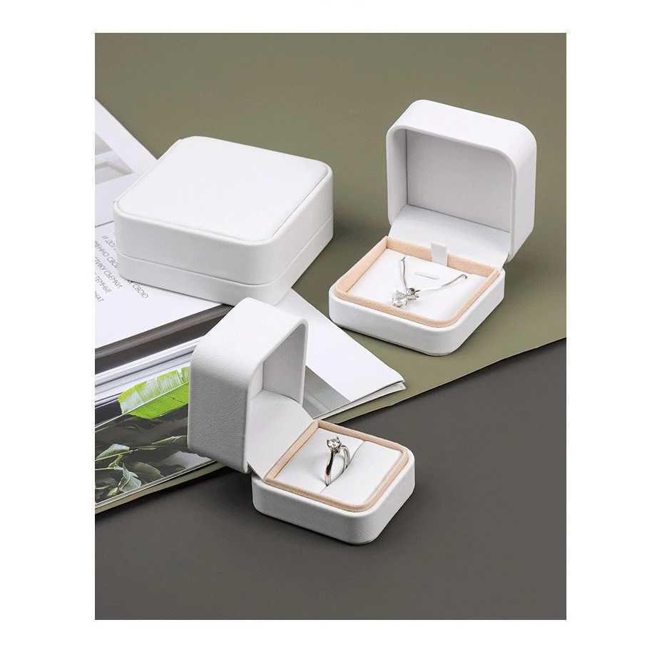 Simple solid color ring box white PU leather recommended engagement ring box holiday gift packaging earring storage box W241019