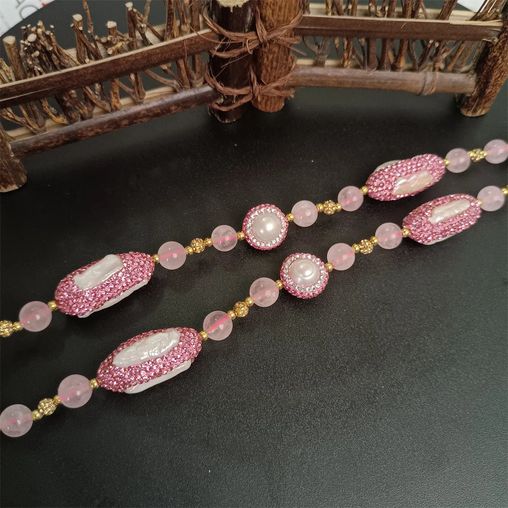 Natural Pink Crystal Natural Stone Irregular Pendant Necklace for Womens Fashion Womens Banquet Long Hair Clothing Chain Jewelry 241018