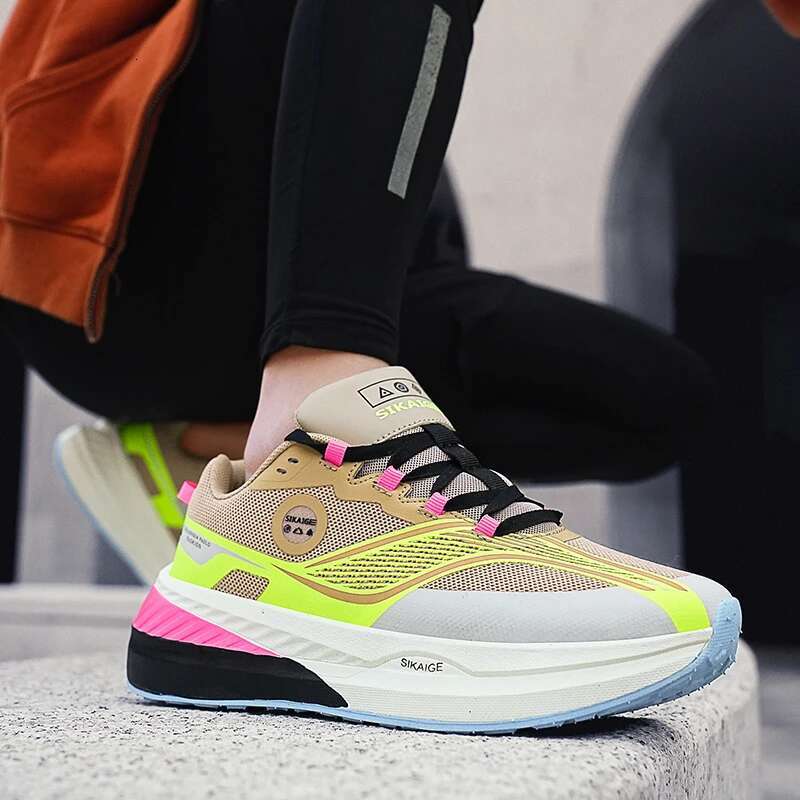 2024 High Quality Women Running for Men Breathable Athletic Sport Shoes Designer Comfortable Soft Fiess Jogging Sneakers