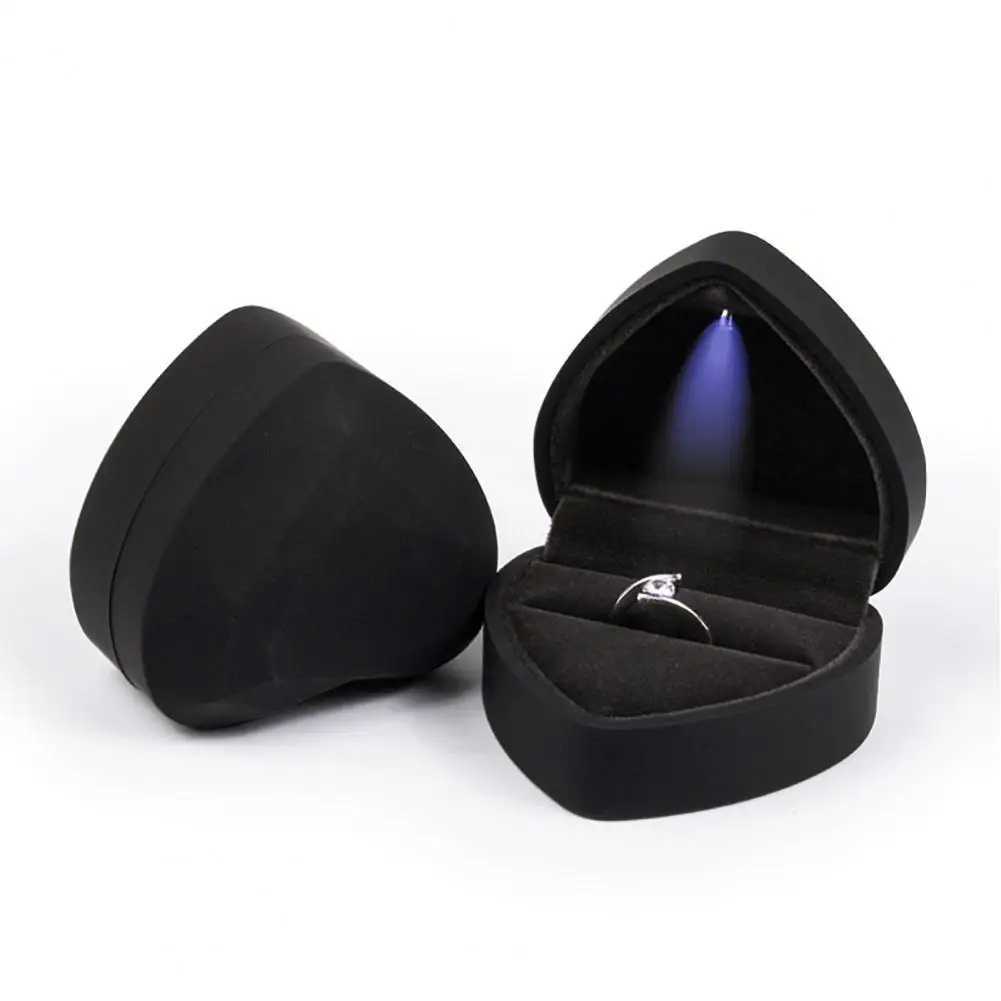 LED luminous ring box heart-shaped LED ring box portable case used for recommending engagement and wedding pocket jewelry gift boxes W241019
