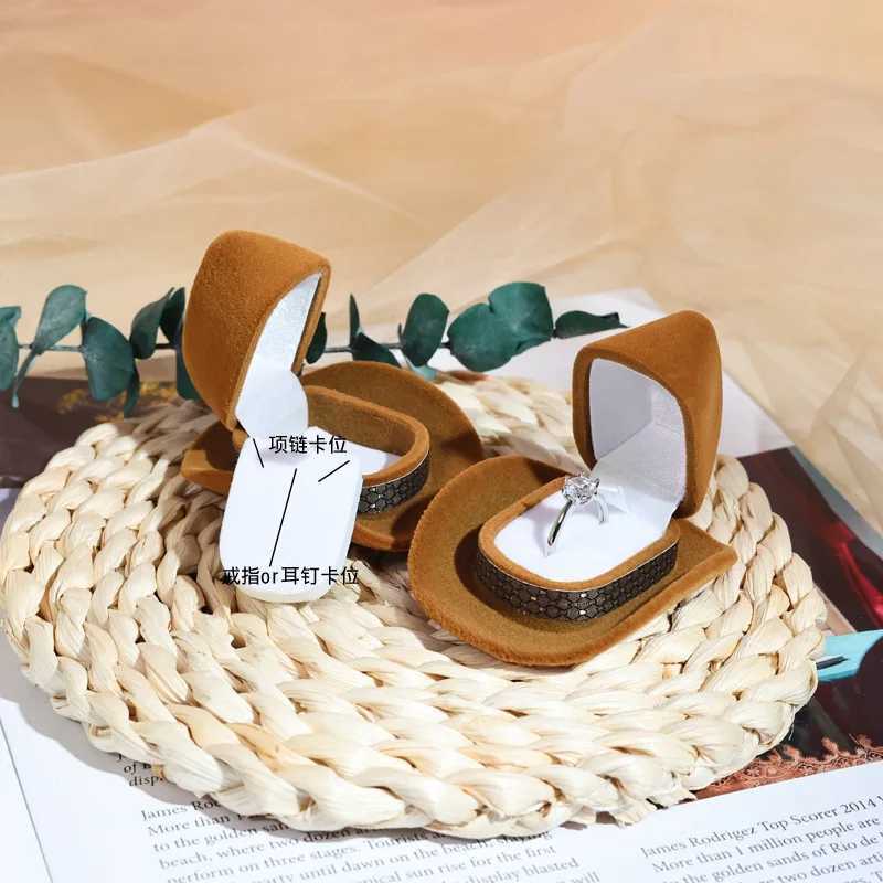 Personalized cartoon ring box Western cowboy hat box plush creative storage brown jewelry box W241019