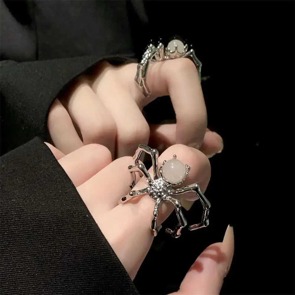 Neo Gothic Punk Black Spider Open Ring Retro Moonstone Black Ring Female Spider Finger Ring Jewelry Gift Y241019