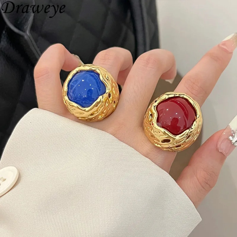 Draweye Medieval Womens Ring Retro Hyperbole Ins Fashion Show Acrylic Geometry Anillos Jewelry 241018