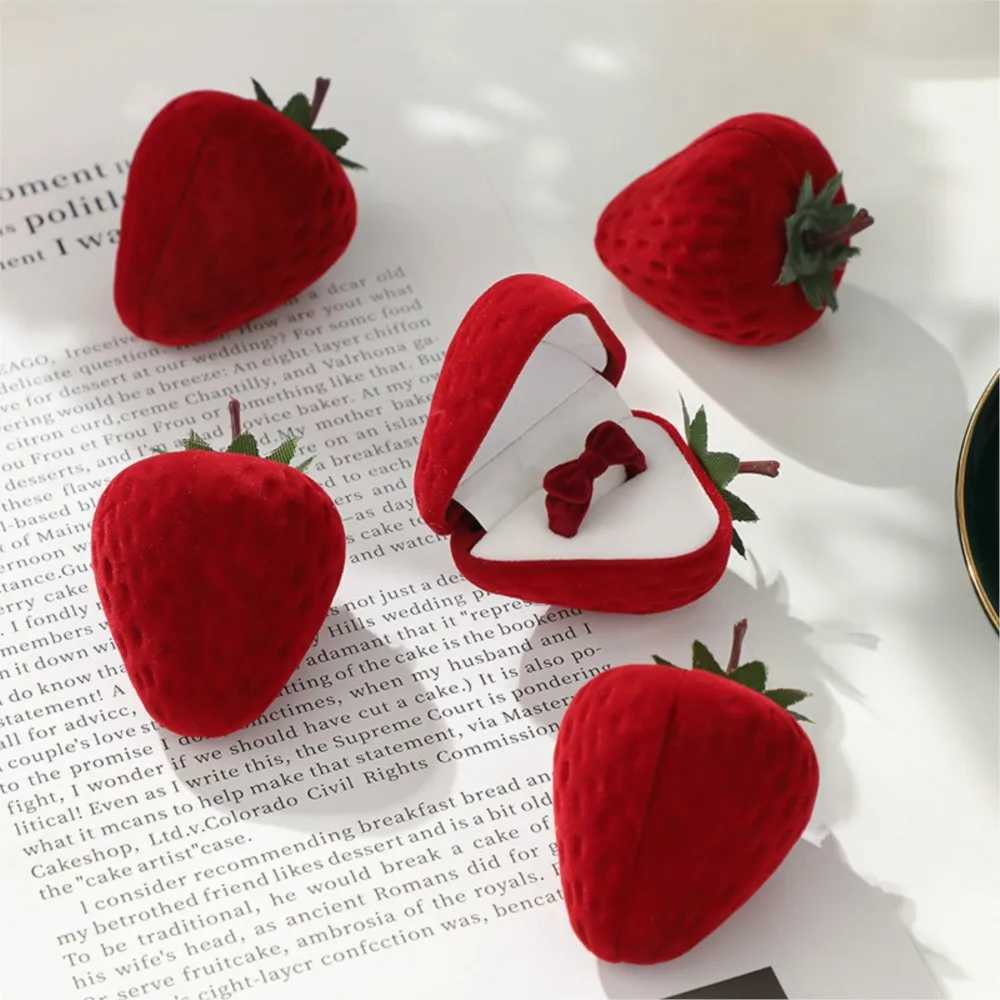 Strawberry Box Pearl Box Ring Storage Box Valentines Day Gift Ring Display Stand Fashion Earrings Inlaid Jewelry Box W241019