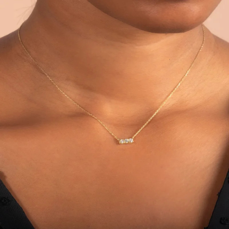 100% Diamond Pendant Necklace Suitable for Womens Round Cut 0.3 3 Stone Silver 925 Jewelry Valentines Day Gift 241018