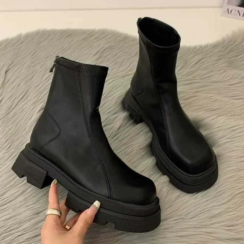 Womens platform snow ankle boots mid boots fashionable motorcycle boots 2024 trend winter designer leather shoes Gottbotas de Mujer Y241019