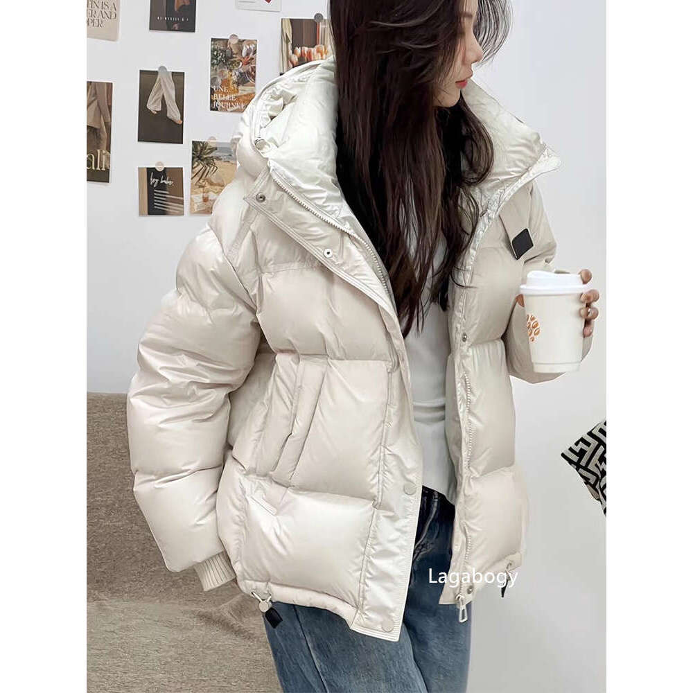 Lagabogy 2024 New Winter Women's Hooded Puffer 90% White Duck Down Thickened Short Jacket Female Casual Versatile Outwear