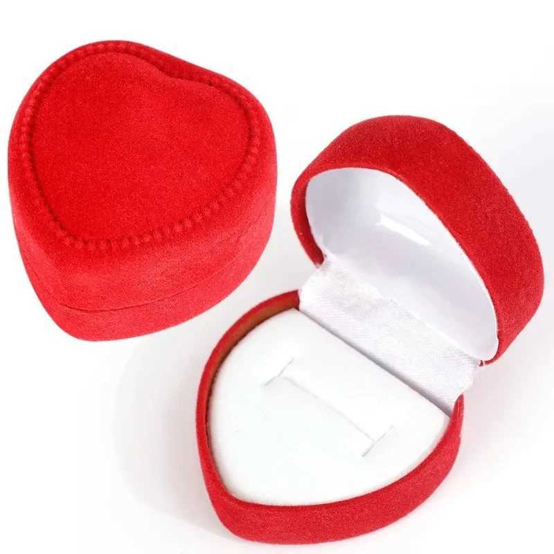 Red velvet heart-shaped ring box new jewelry display box holder wedding ring romantic Valentines Day gift wholesale W241019