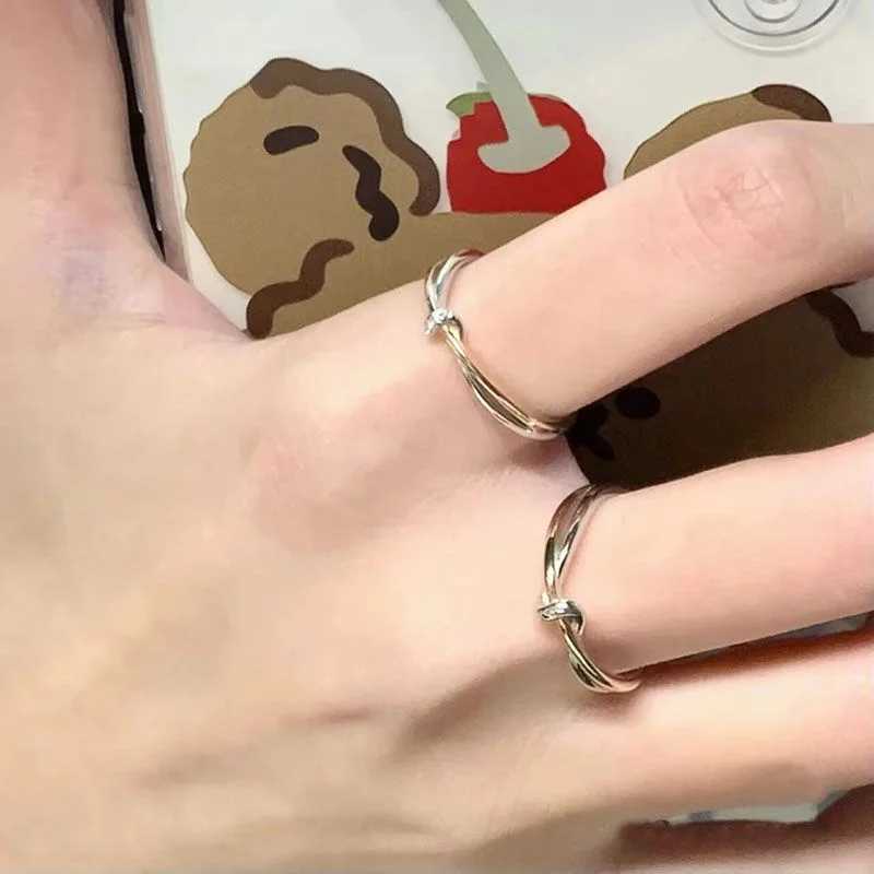 1 piece of simple retro ring womens ring Korean style cold wind index finger knot ring metal wedding couple party jewelry Y241019