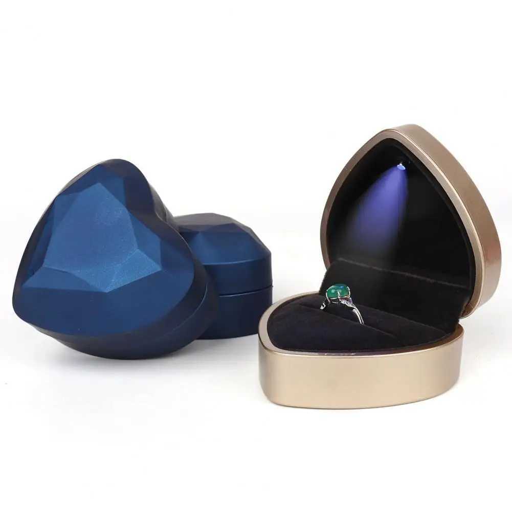 LED luminous ring box heart-shaped LED ring box portable case used for recommending engagement and wedding pocket jewelry gift boxes W241019