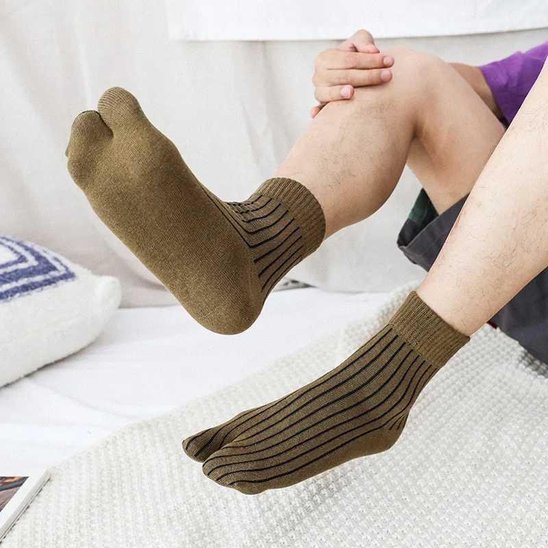 5 Pairs/lot Tabi Socks Men Cotton Autumn Winter Thick Middle Tube Striped Solid Color Sweat-absorbing Warm Split Toe SocksXJ241019