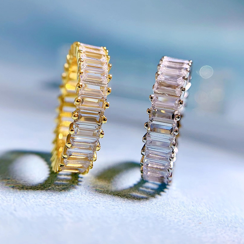 Sterg Sier Moissanite Wedding Ring: Emerald Cut White Stone Eternity Women's Engagement Band dh910320090