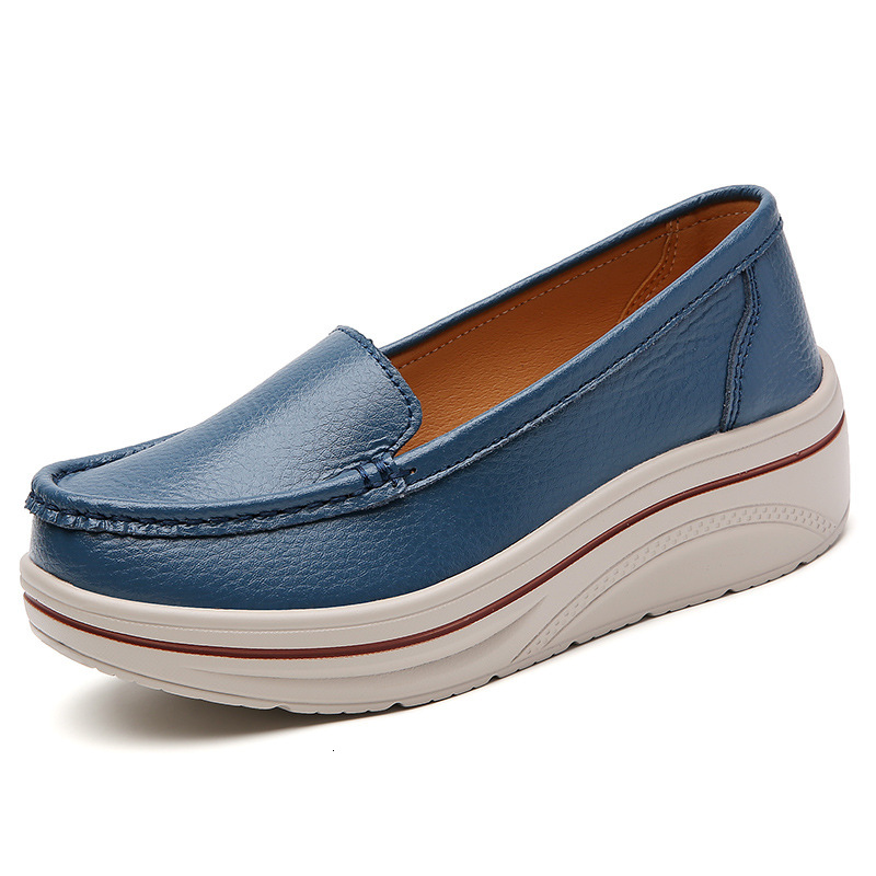 Spring Collection Thick-Sole Women's Athletic Shoes Chic Sportswear with a Modern Twist