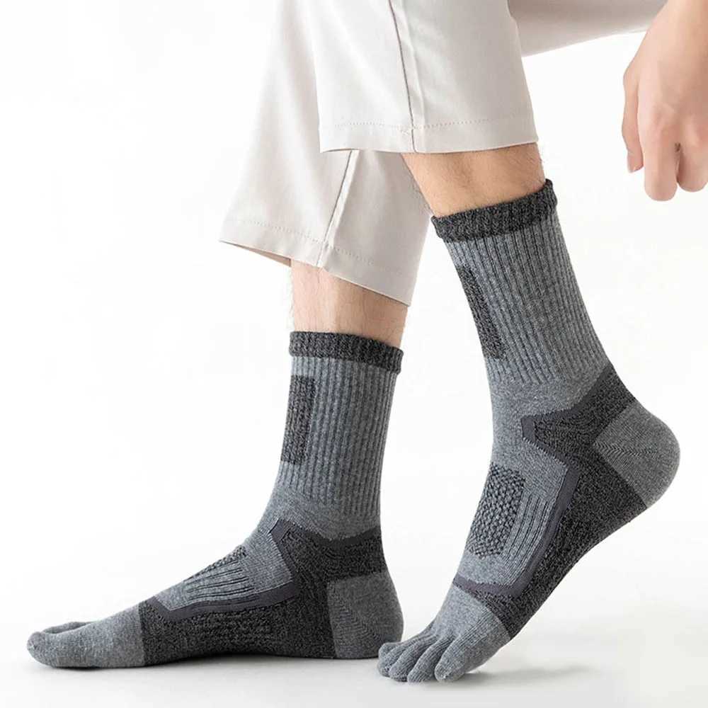 Mens Five Finger Socks Breathable Middle Tube Athletic Socks Winter Cotton Split-toed Socks Outdoor Stretch Causal Soccer SockXJ241019