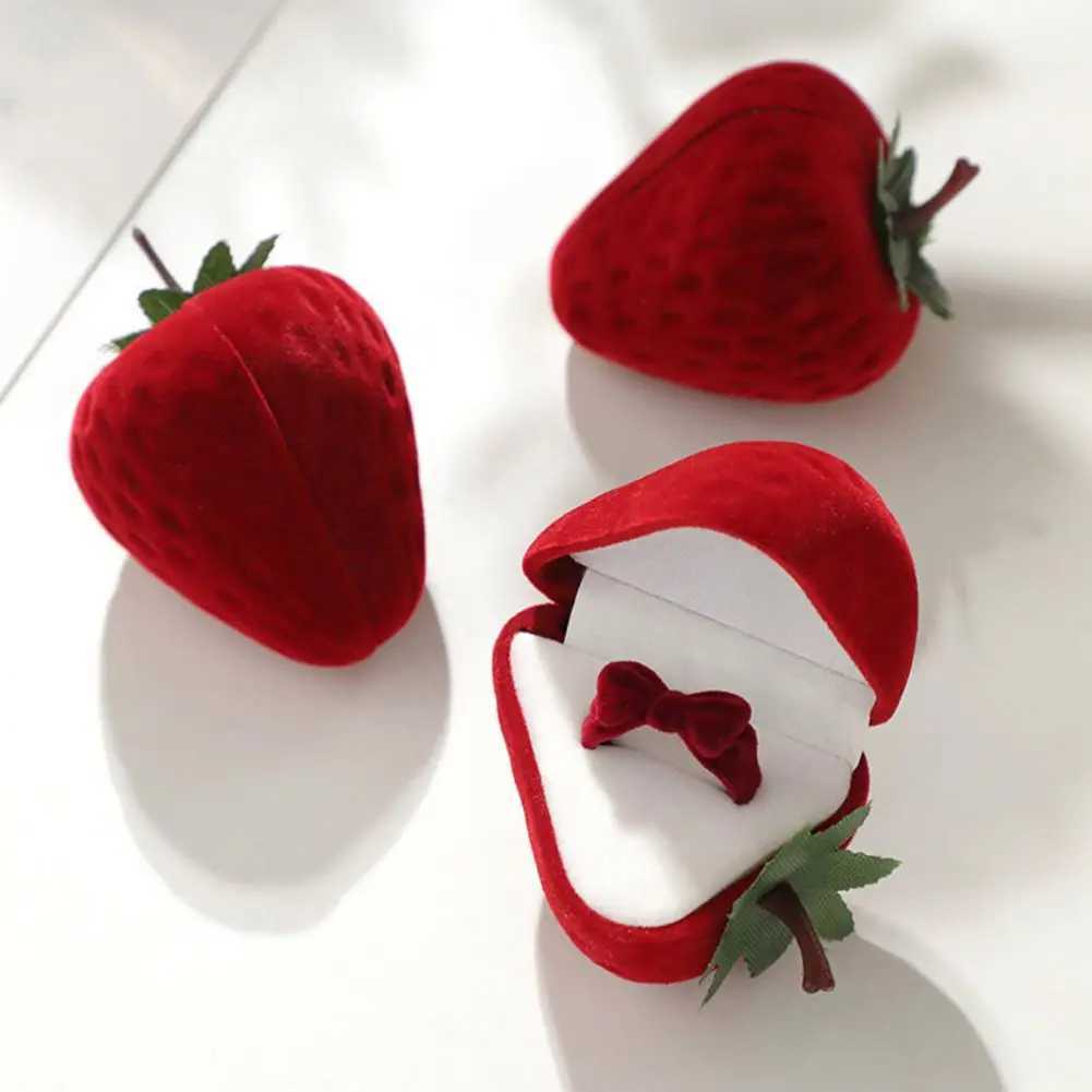 2 elegant and cute strawberry ring boxes jewelry storage boxes lined with earrings wedding recommended gift ring boxes W241019