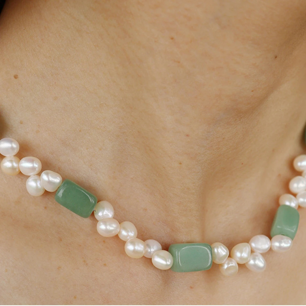 Bohemian style necklace natural stone shell and pearl decorative chain heart-shaped necklace suitable for womens vacations 241018