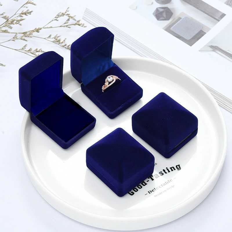 Vintage square red velvet ring box jewelry box storage box organizer gift earring packaging box portable travel wedding wholesale W241019