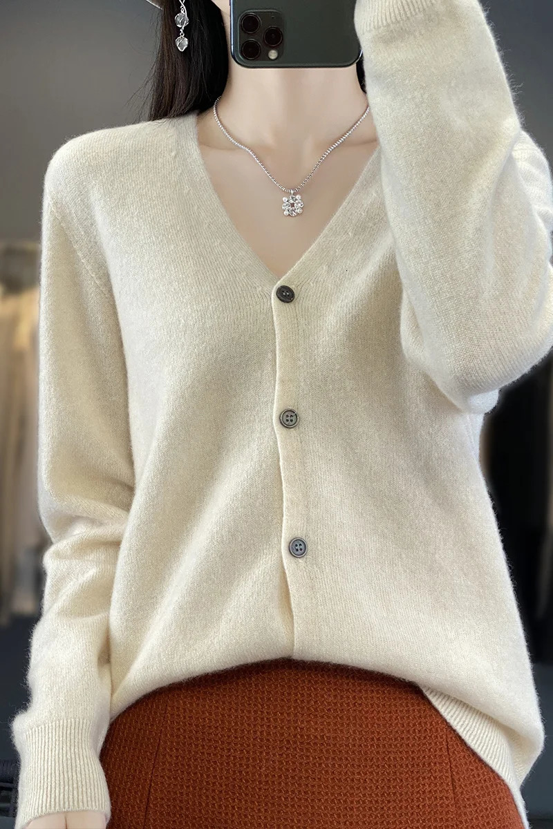 Long sleeved 100% Merino sweater wool spring and autumn cashmere womens knitted V-neck cardigan top 241019