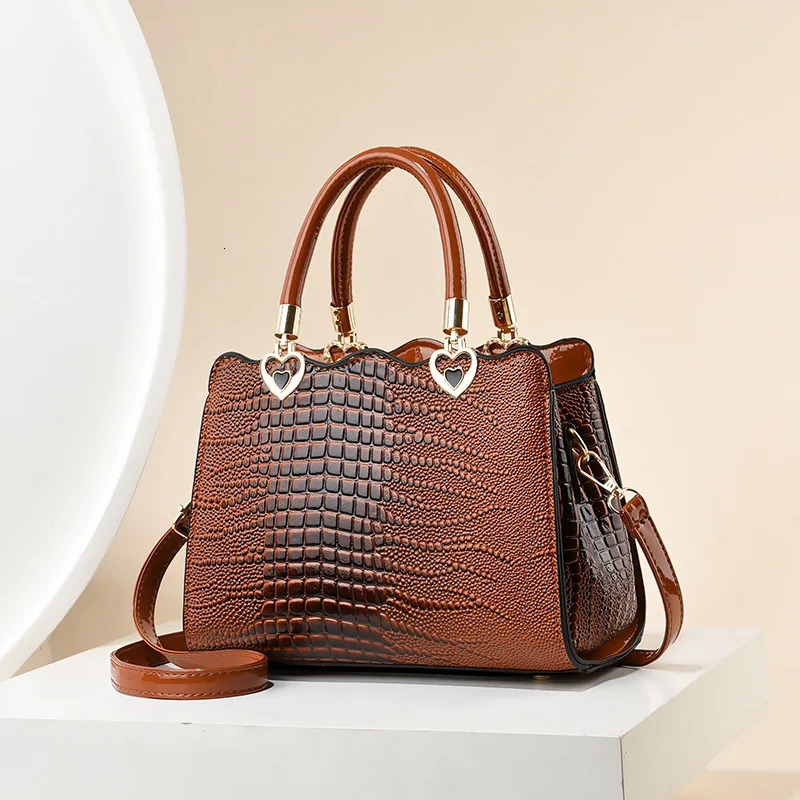 High quality womens shoulder bag leather cross body bag multi pocket messenger bag er handbag leather wallet soft handbag 241018