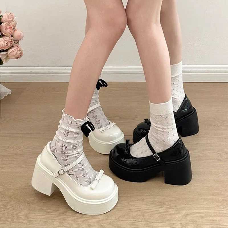 Lolita Shoes Japan Girls Platform Black High Heels Fashion Round Toes Mary Jane Womens Patent Artificial Leather Student Role Playing Shoes Y241019