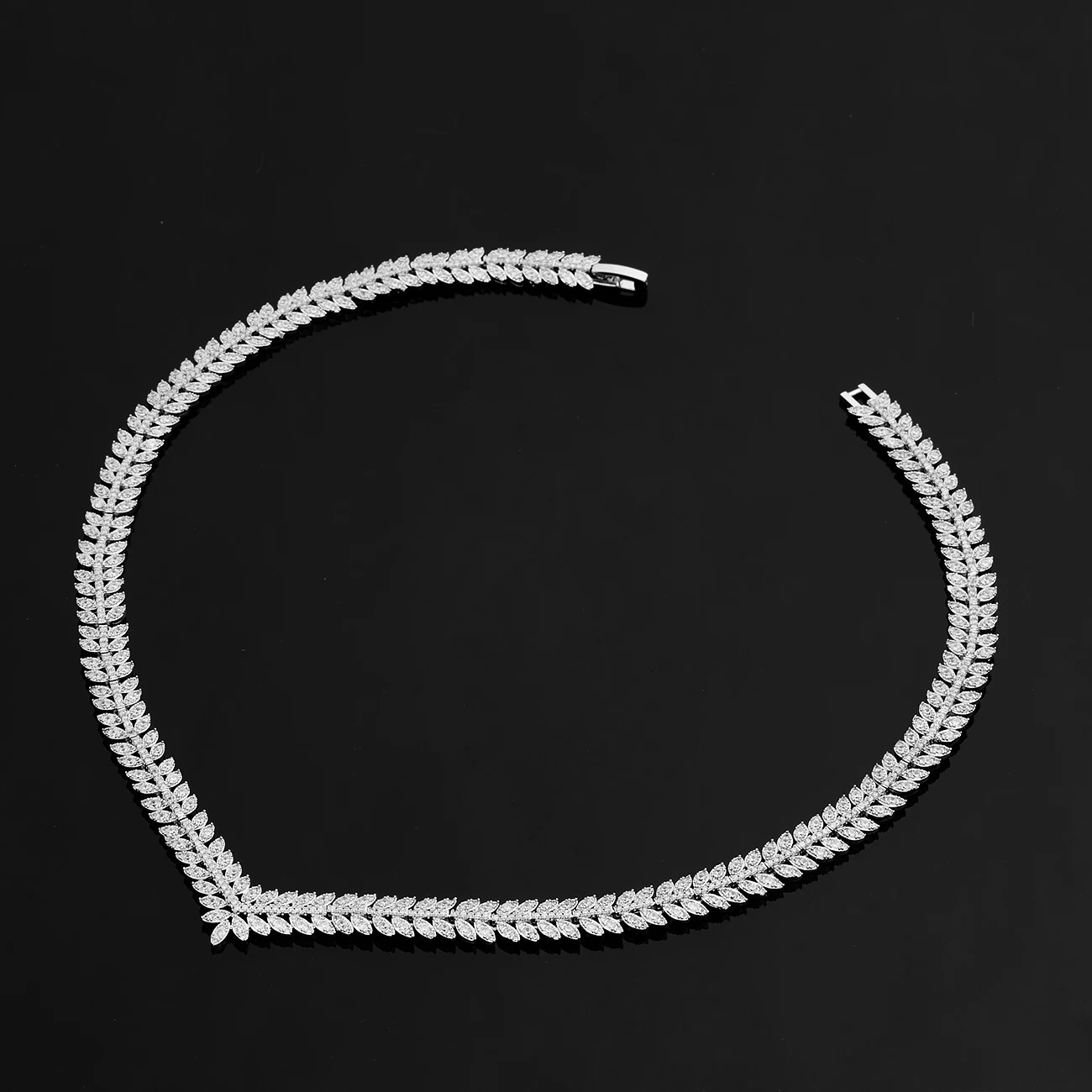 Nigeria 4-piece bridal zirconia jewelry set suitable for womens parties luxurious Dubai Nigeria platinum CZ crystal wedding jewelry set 241018